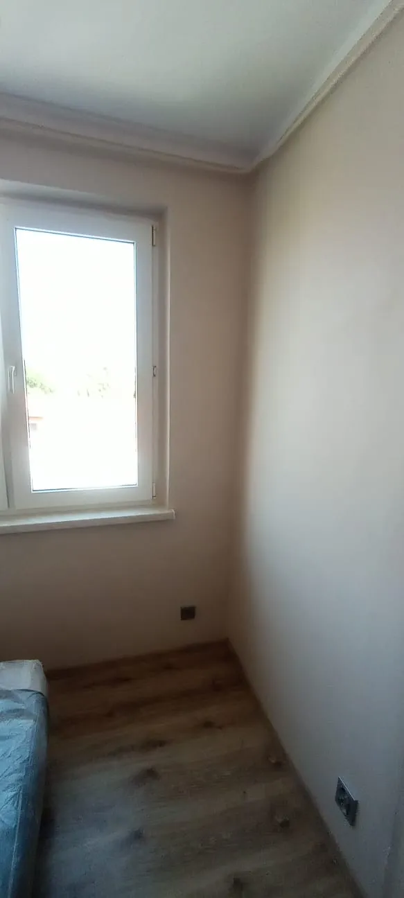 Korytarz i wejście do pokojów